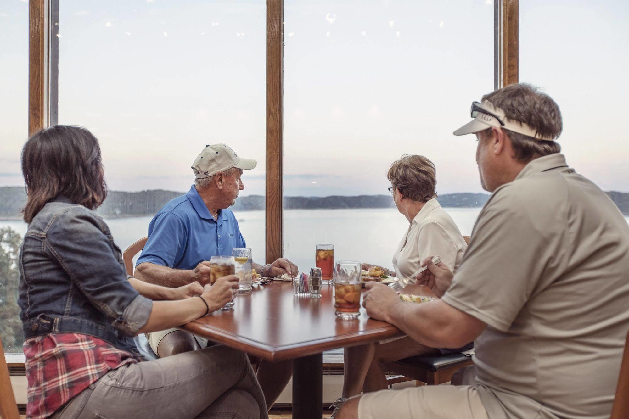 Lake Cumberland State Resort Park Jamestown Bagian luar foto