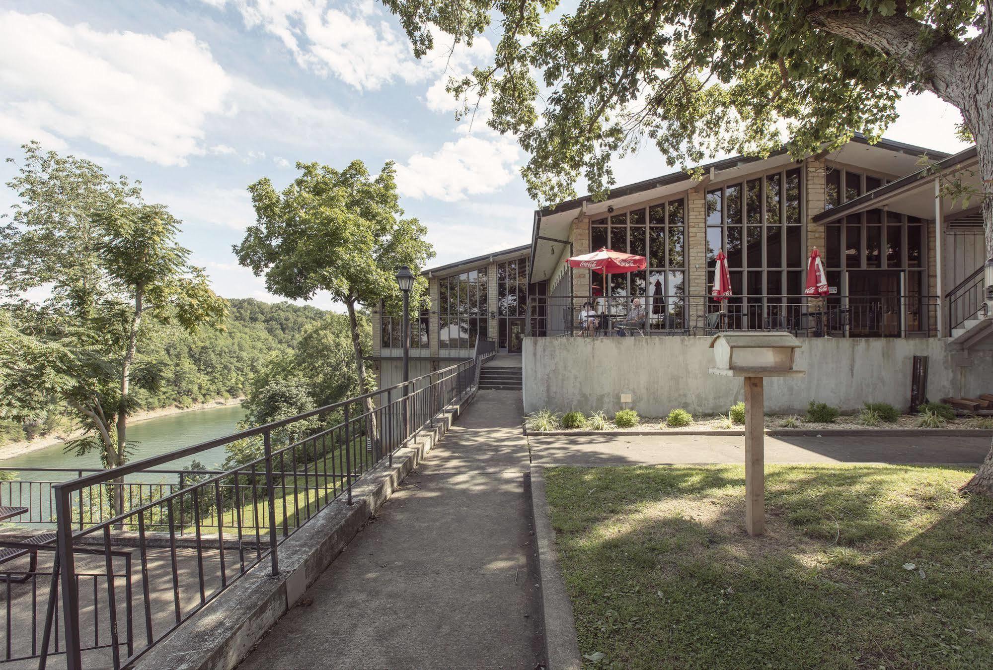 Lake Cumberland State Resort Park Jamestown Bagian luar foto