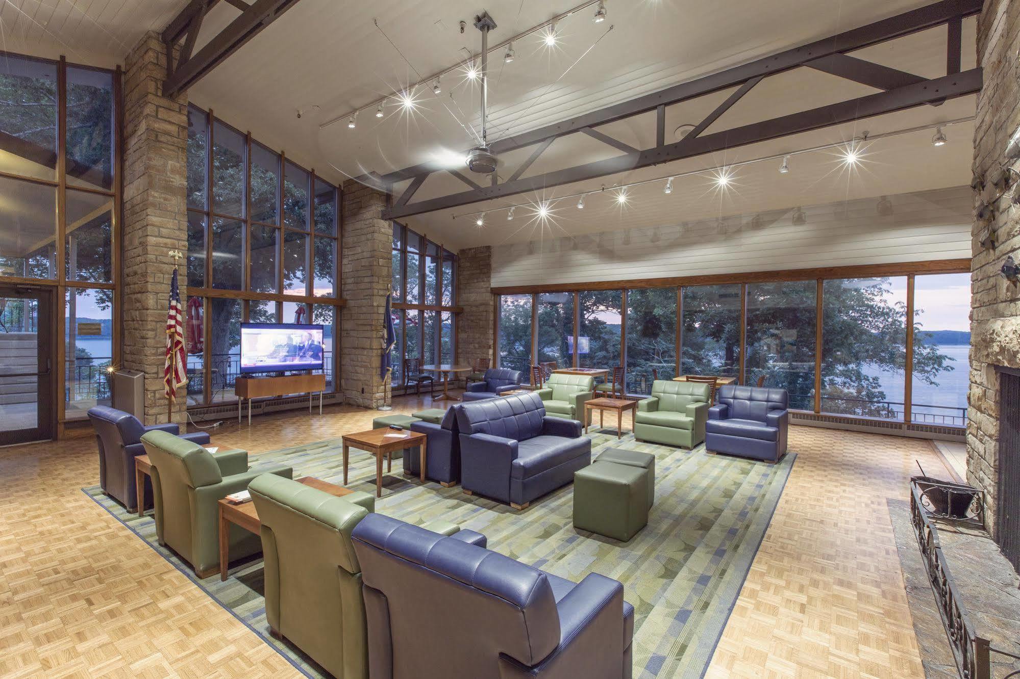 Lake Cumberland State Resort Park Jamestown Bagian luar foto